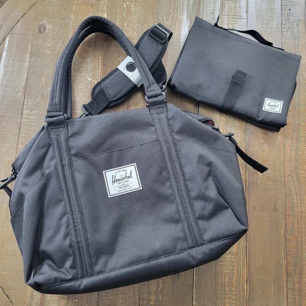 Herschel Supply Co Black Strand Sprout Duffle Diaper Bag Signature Red Strip